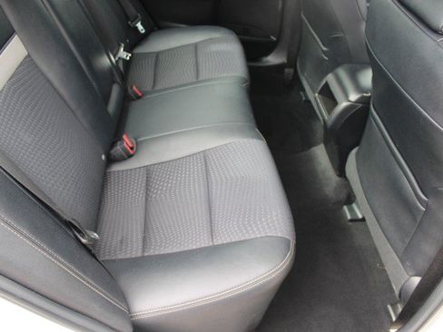 Used 2012 Toyota Camry SE FWD image 11