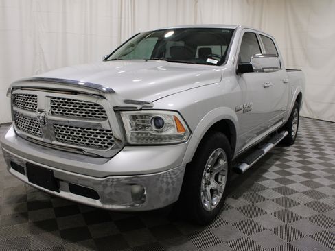 Used 2016 RAM 1500 Laramie w/ Convenience Group AWD/4WD image 32
