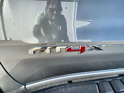 Used 2025 GMC Sierra 1500 AT4X image 32