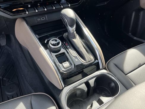 Used 2025 GMC Canyon Denali image 34