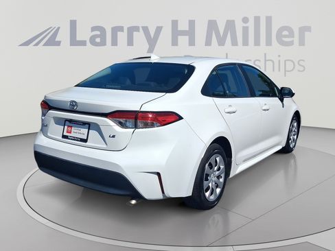 Certified 2023 Toyota Corolla LE FWD image 5