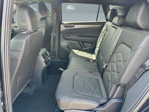 New 2026 Volkswagen Atlas Cross Sport SE image 12