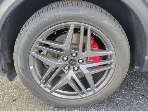 Used 2026 Ford Explorer ST-Line w/ ST-Line Street Pack RWD image 6