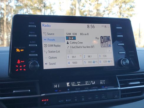 Used 2024 Toyota Sienna XLE image 25