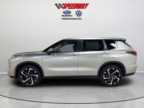 Used 2024 Mitsubishi Outlander SE Black Edition AWD/4WD image 10