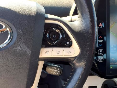 Used 2017 Toyota Prius Prime Advanced FWD image 28