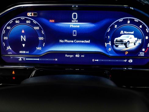 Used 2025 Chevrolet Silverado 1500 ZR2 w/ Technology Package image 36