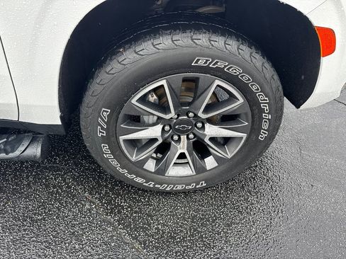 Used 2022 Chevrolet Tahoe Z71 w/ Luxury Package image 13