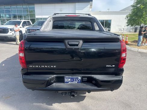 Used 2009 Chevrolet Avalanche LTZ RWD image 8
