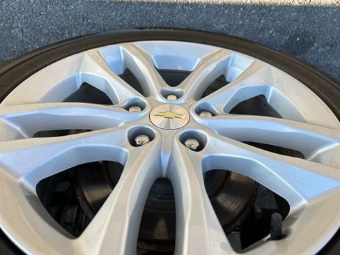 Used 2018 Chevrolet Malibu LT w/ LPO, Convenience Package 2 image 9