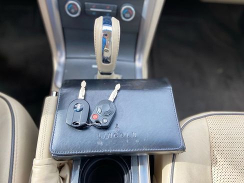 Used 2010 Lincoln MKZ FWD image 29