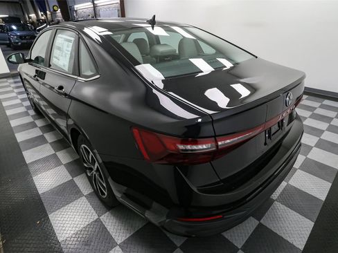 New 2026 Volkswagen Jetta SE image 9