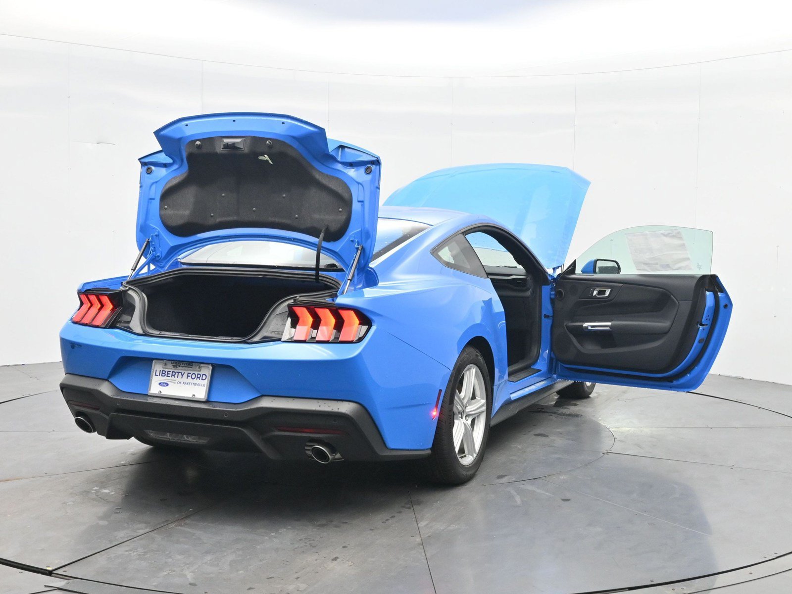 Used 2026 Ford Mustang Coupe RWD image 36