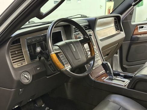 Used 2012 Lincoln Navigator L 4WD image 16