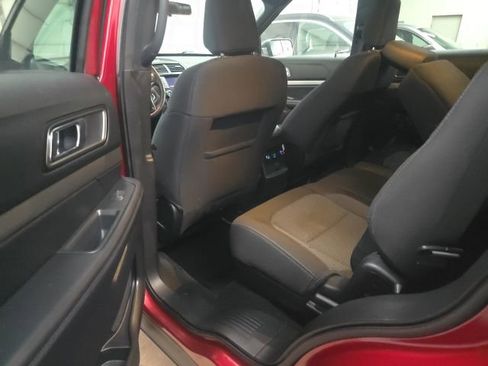 Used 2019 Ford Explorer XLT w/ Class III Trailer Tow Package image 14