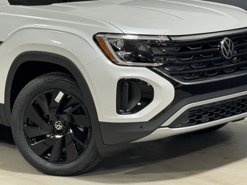 New 2026 Volkswagen Atlas Cross Sport SE image 4