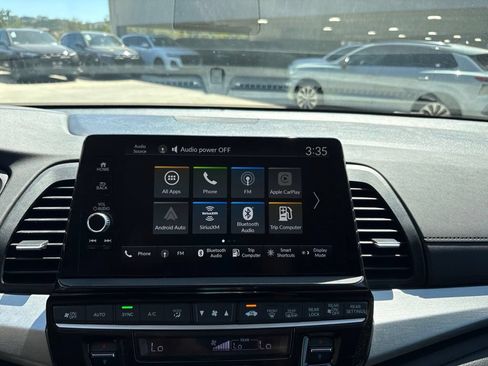 Used 2025 Honda Odyssey EX-L image 19