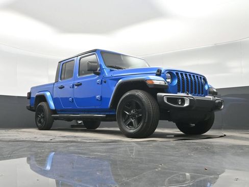 Used 2021 Jeep Gladiator Sport AWD/4WD image 41
