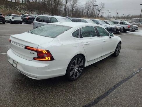 Used 2023 Volvo S90 B6 Plus image 5