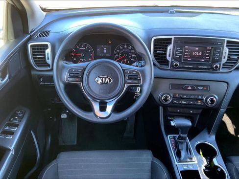 Used 2017 Kia Sportage LX w/ LX Popular Package image 6
