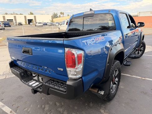 Used 2017 Toyota Tacoma TRD Off-Road AWD/4WD image 23