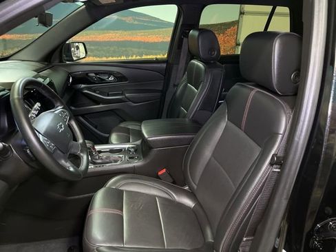 Used 2023 Chevrolet Traverse RS image 23