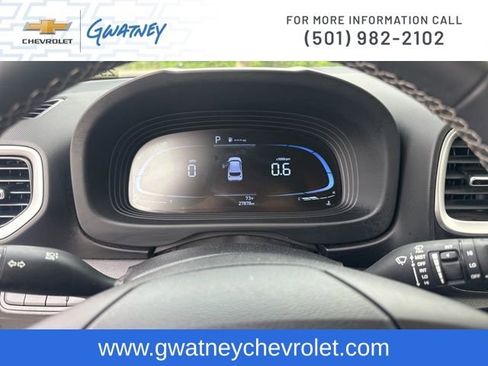 Used 2024 Hyundai Venue SEL FWD image 15