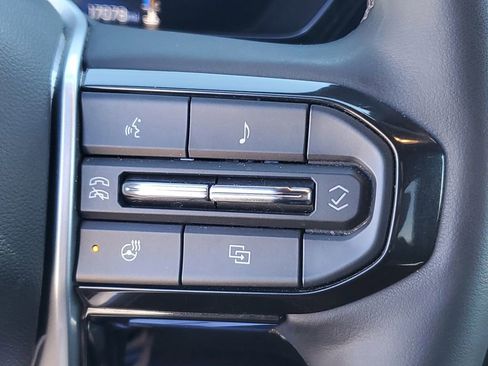 Used 2023 Chevrolet Colorado LT w/ LT Convenience Package III AWD/4WD image 12