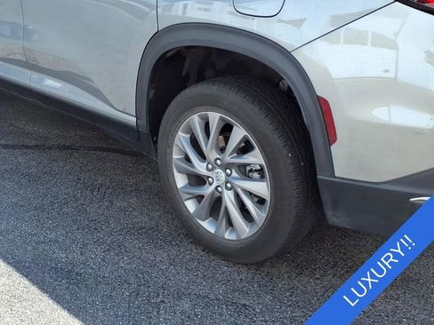 Used 2025 Buick Enclave Preferred image 23