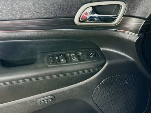 Used 2021 Jeep Grand Cherokee Limited AWD/4WD image 19