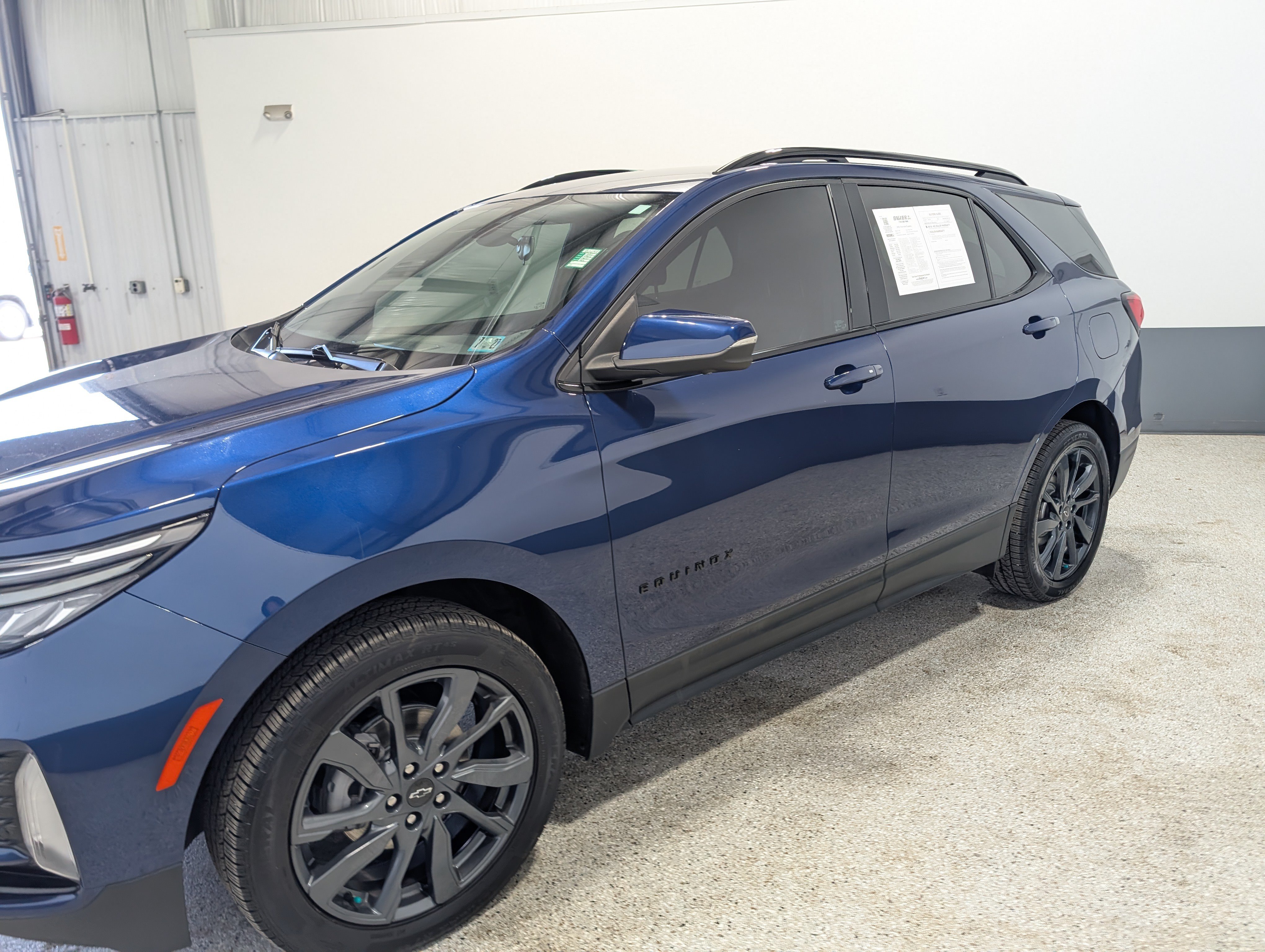 Used 2022 Chevrolet Equinox RS w/ RS Leather Package AWD/4WD image 7