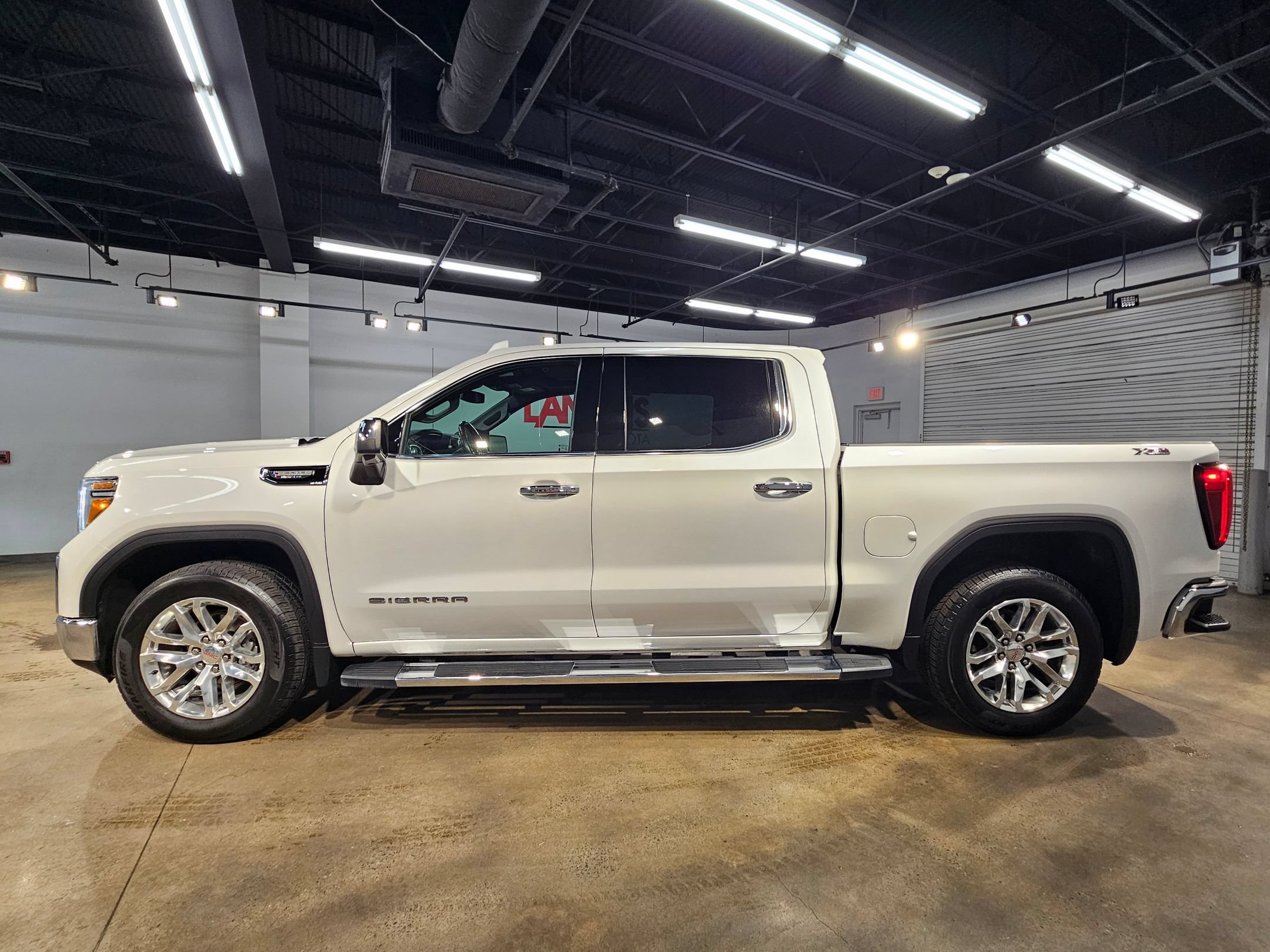 Used 2020 GMC Sierra 1500 SLT AWD/4WD image 4