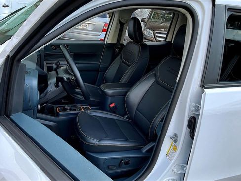 Used 2025 Ford Maverick Lobo image 7