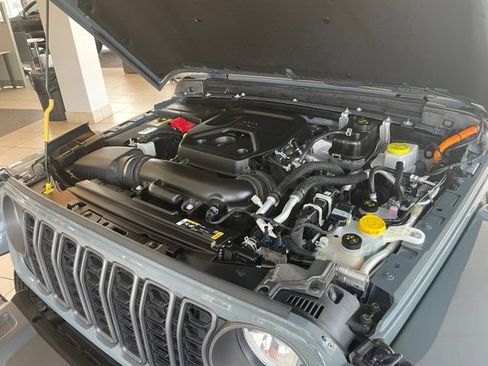 Certified 2024 Jeep Wrangler Unlimited w/ Convenience Group AWD/4WD image 37