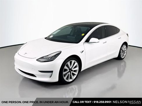Used 2020 Tesla Model 3 Standard Range RWD image 1