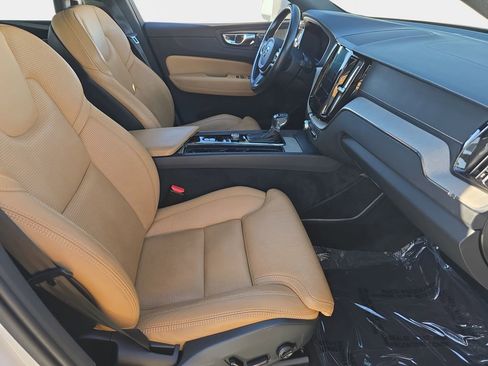 Used 2018 Volvo XC60 T6 Inscription w/ Luxury Seat Package image 12