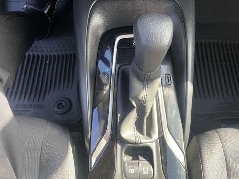 Used 2022 Toyota Corolla LE image 20