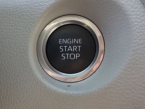 Used 2023 Toyota Corolla Cross LE image 23