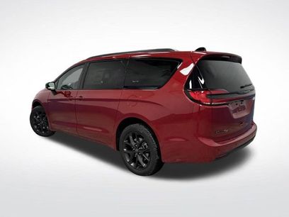 New 2026 Chrysler Pacifica Select