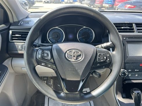 Used 2016 Toyota Camry LE FWD image 13