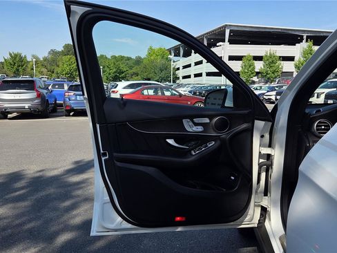 Used 2022 Mercedes-Benz GLC 300 4MATIC image 13