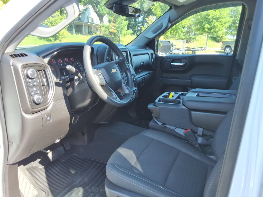 Certified 2025 Chevrolet Silverado 1500 Custom AWD/4WD image 24