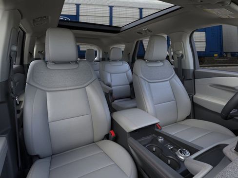 New 2026 Ford Explorer Active image 25