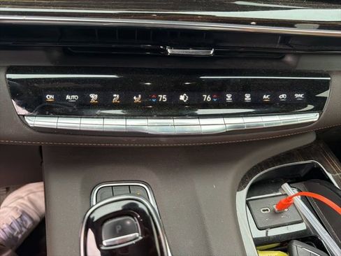 Used 2022 Cadillac Escalade ESV Sport w/ Touring Package image 28