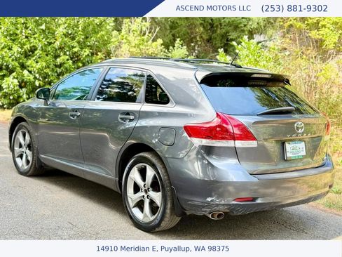 Used 2011 Toyota Venza AWD image 3