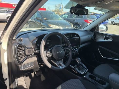 Used 2023 Kia Soul S image 11