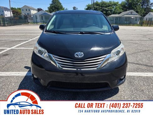 Used 2011 Toyota Sienna XLE FWD image 8