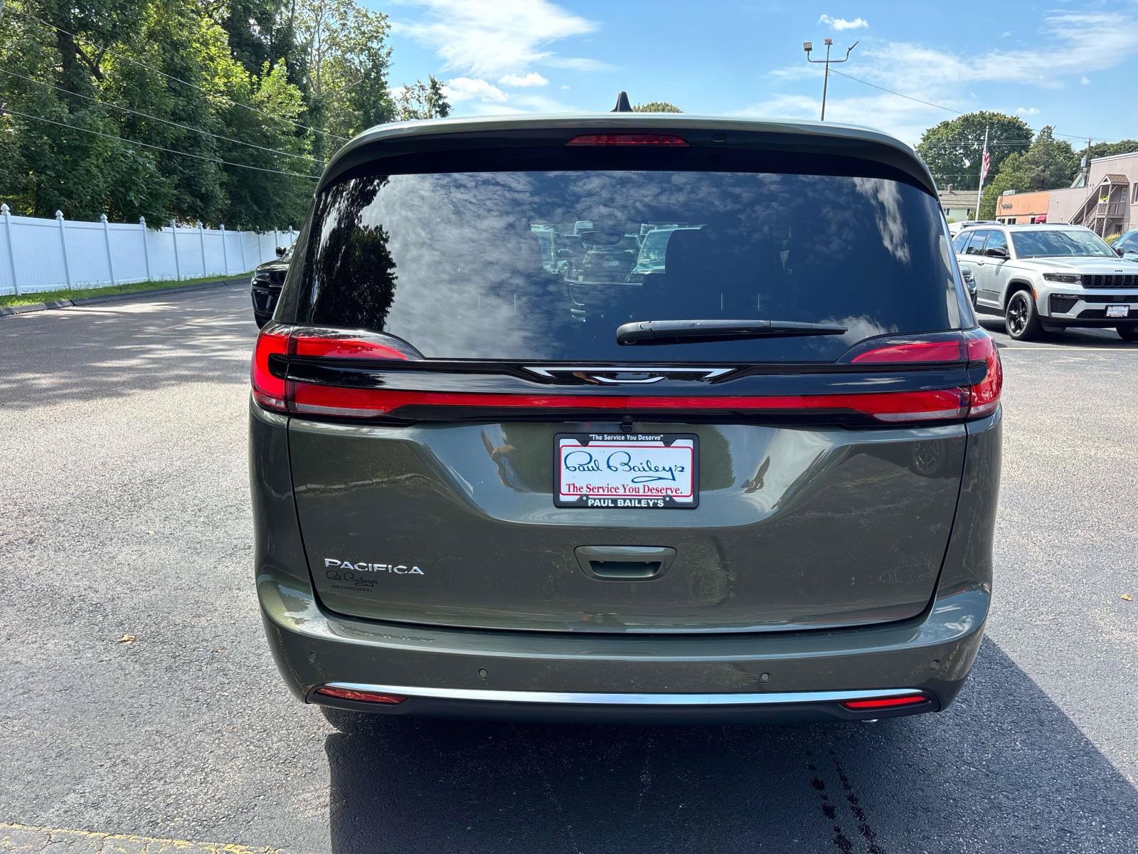 New 2027 Chrysler Pacifica Select FWD image 4