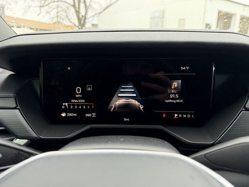 New 2026 GMC Acadia Elevation w/ Elevation Premium Package AWD/4WD image 18