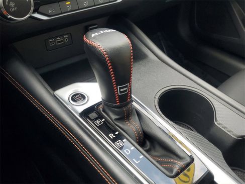 Used 2020 Nissan Altima 2.5 SR w/ Premium Package image 31